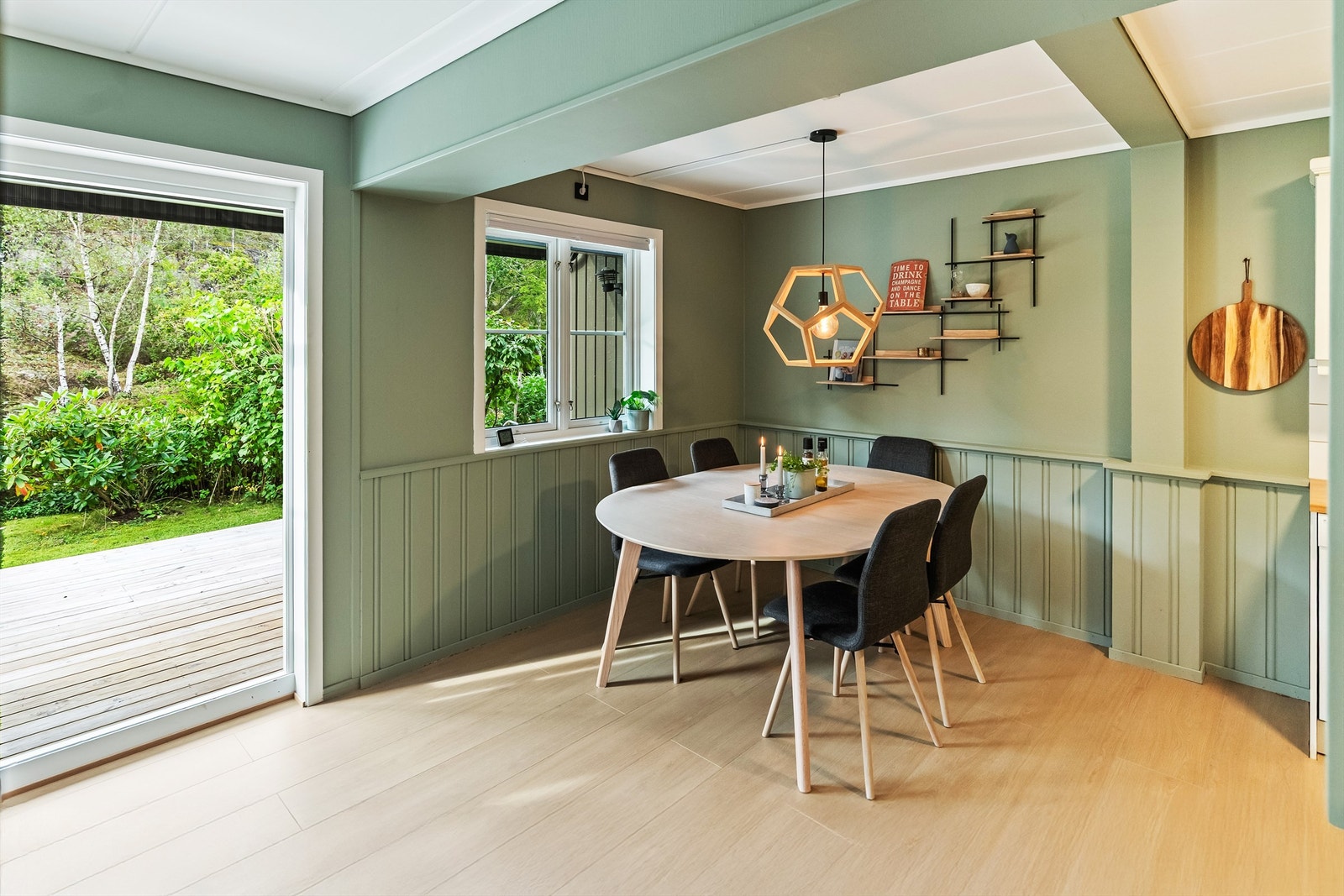 Utgang til terrassen fra allrommet Galleribilde