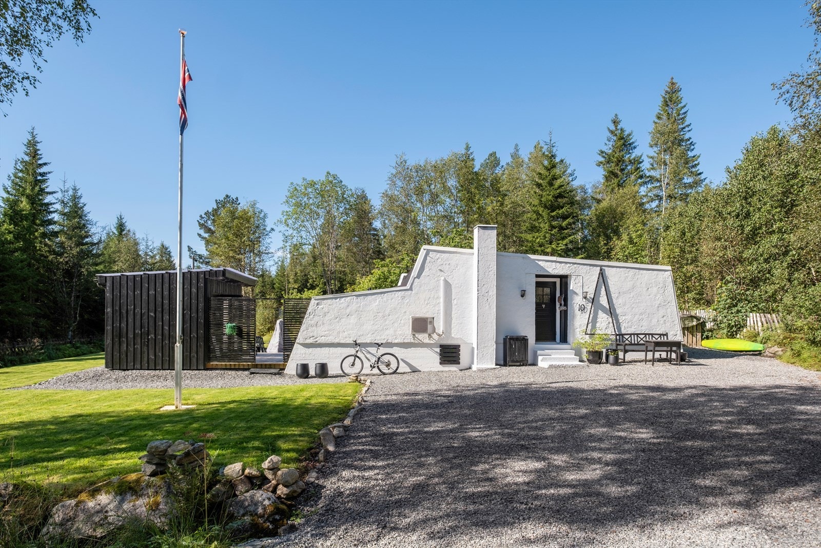 Her er godt med oppstilling til biler Galleribilde