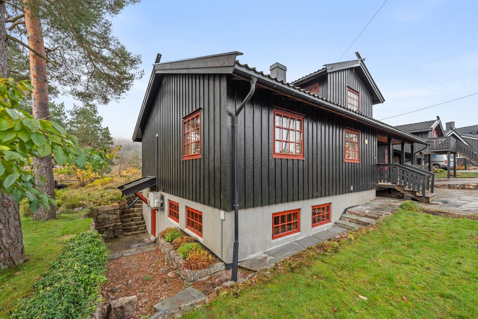 Egen inngang til kjelleren. Galleribilde