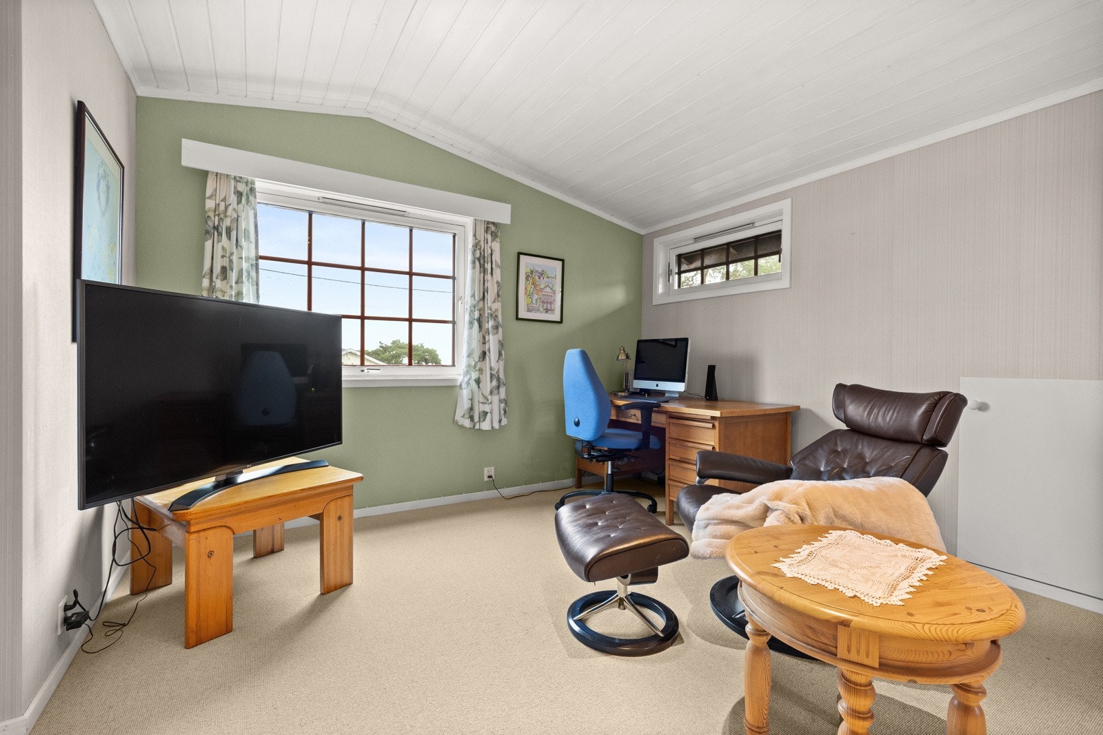 Loftstue med plass til en avslappende sofagruppe. Et flott tilleggsareal for familien. Galleribilde