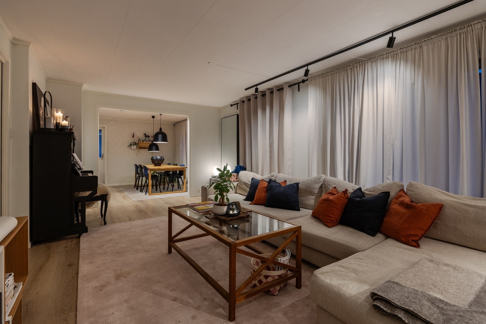 Boligen har pipe, men ildsted er ikke montert. Galleribilde