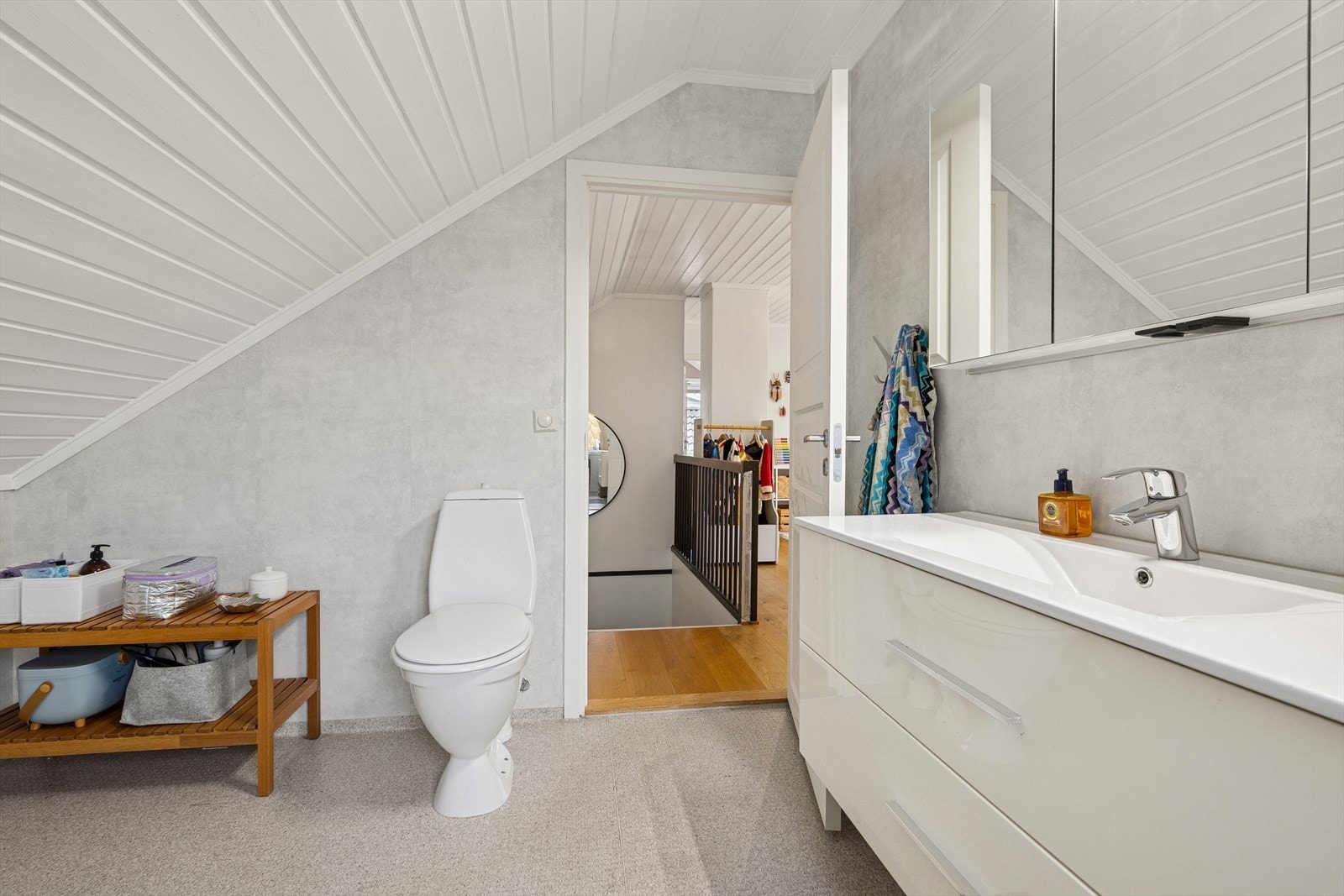 Vinylbelegget på gulvet er fra byggeåret. Galleribilde