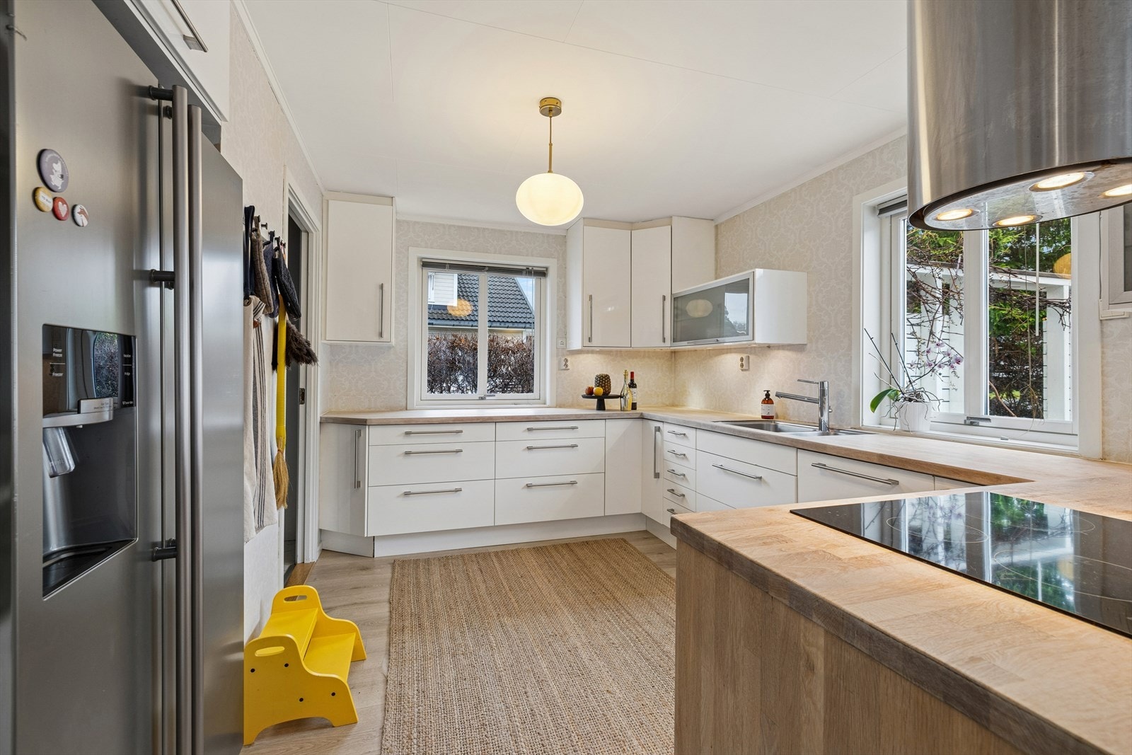 Vedrørende hvitevarer, se pkt. "løsøre og tilbehør" i salgsoppgaven. Galleribilde