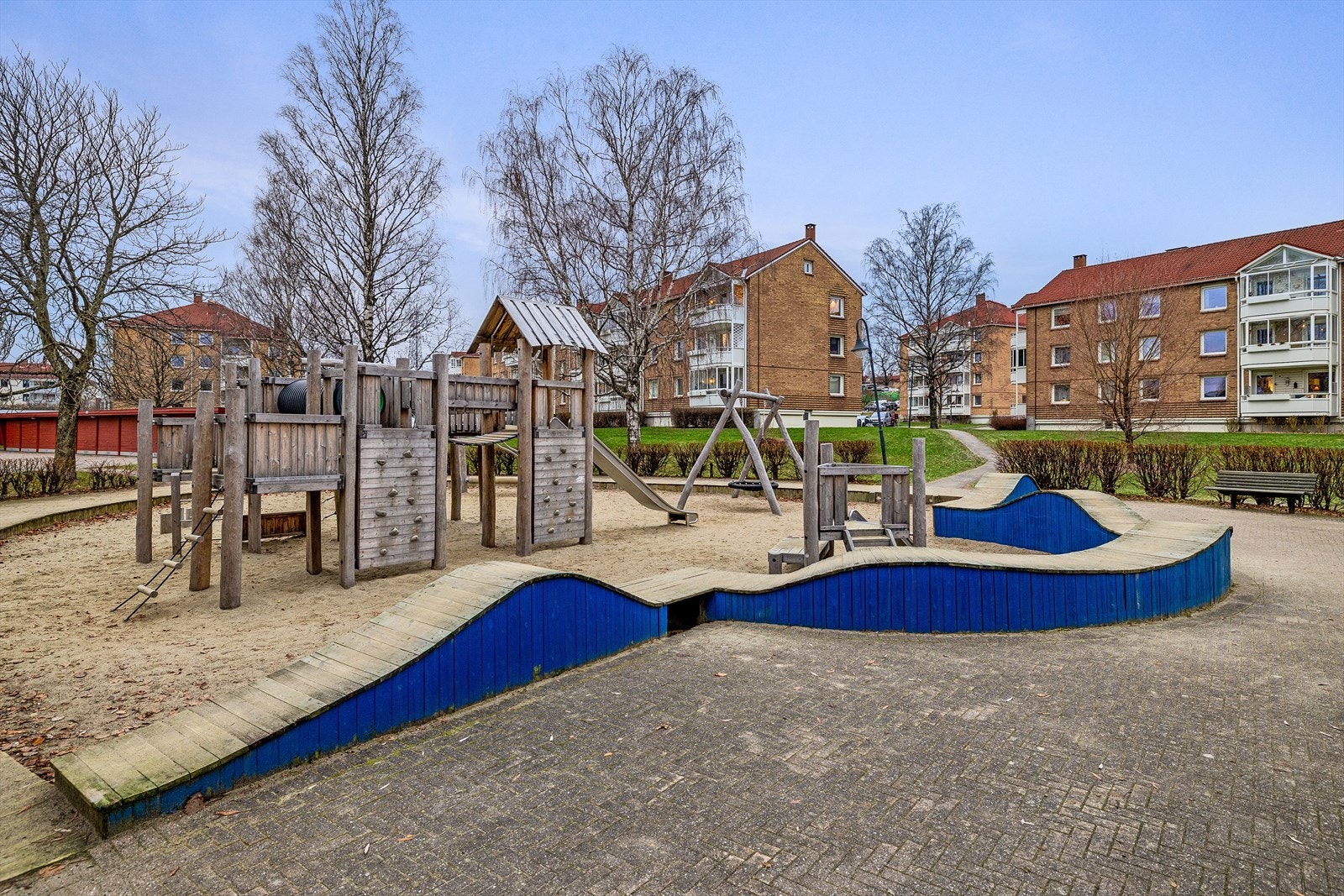 Lekeplass i borettslaget Galleribilde