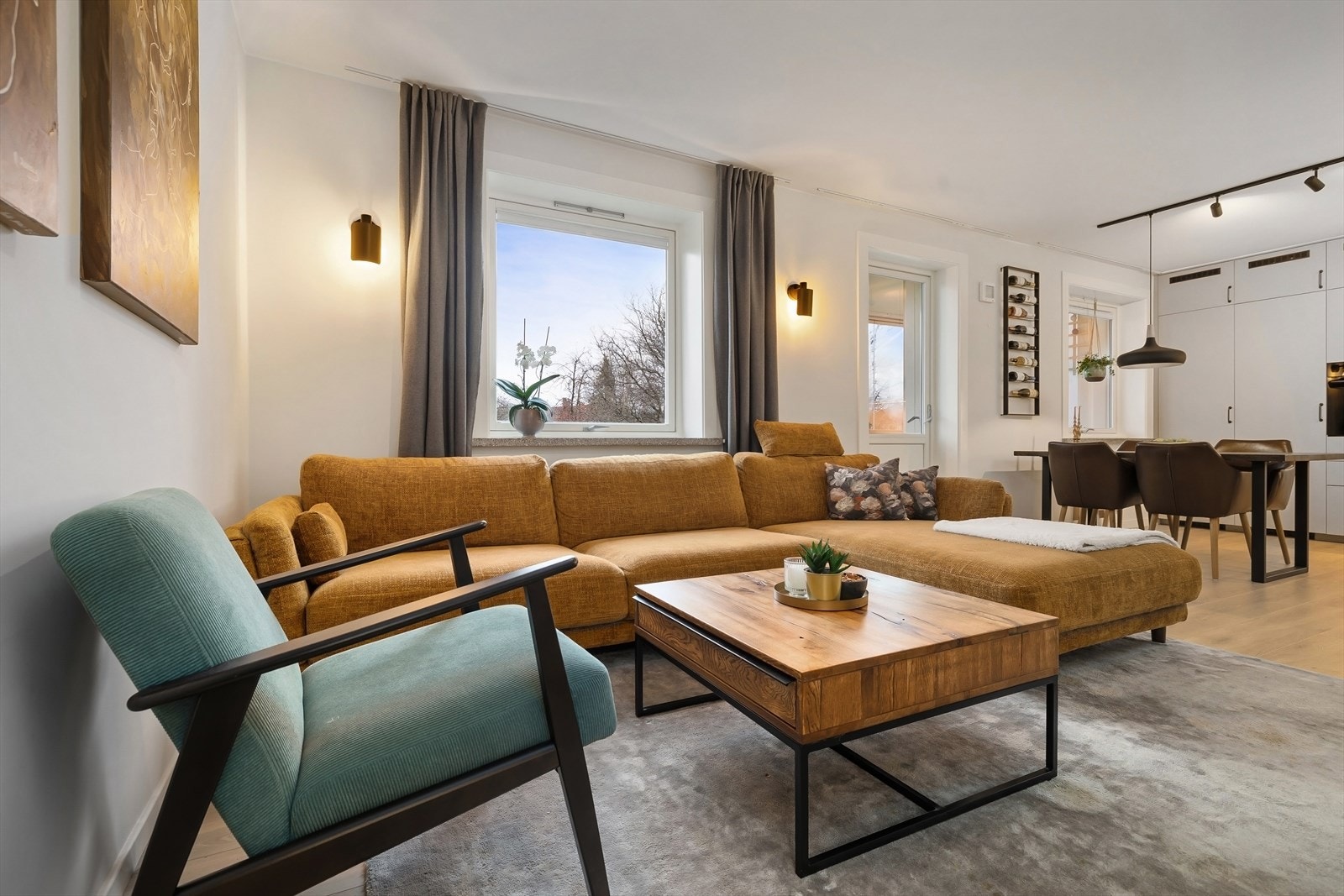 Leiligheten er lys og gjennomgående Galleribilde