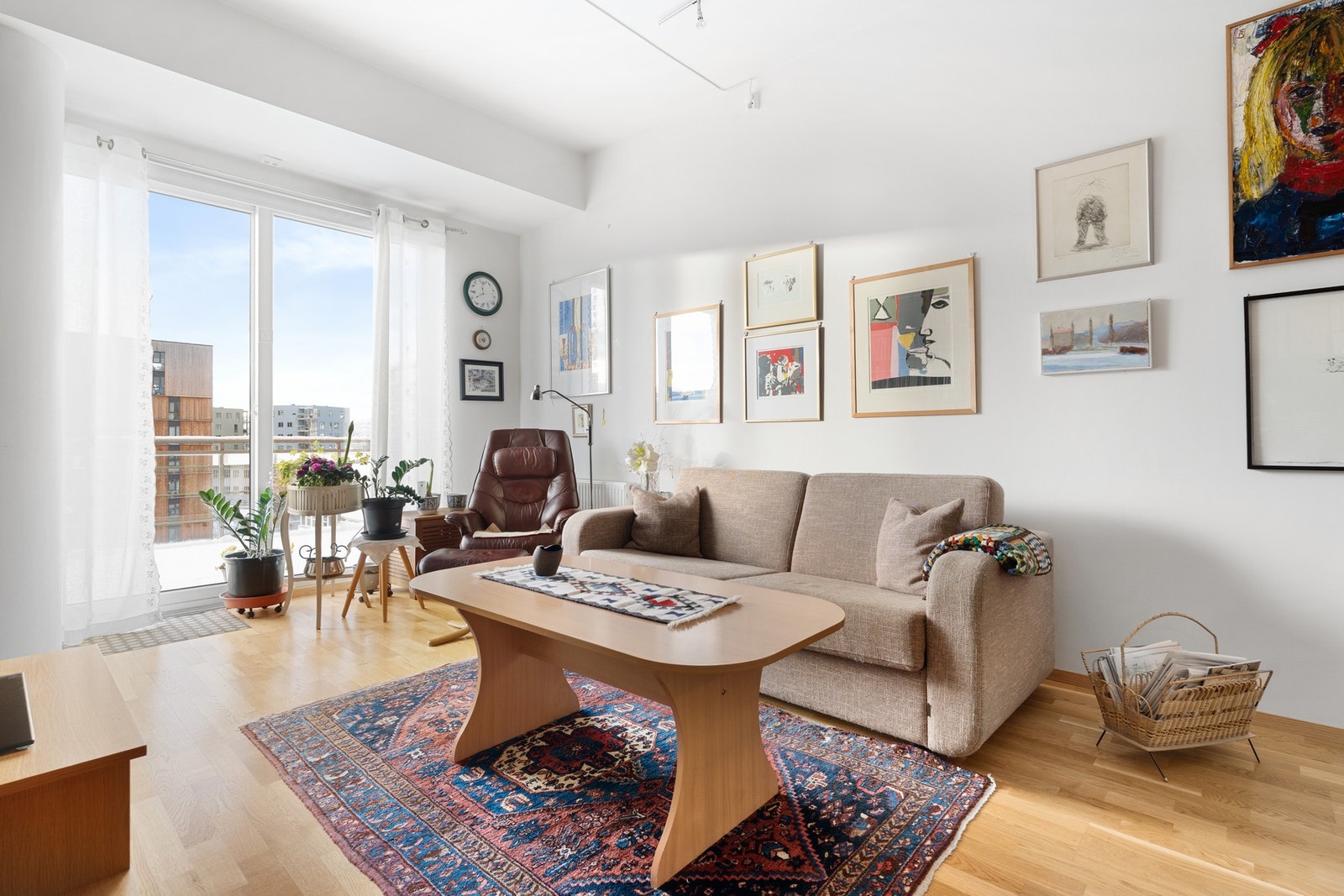 Svært raus takhøyde på ca. 3 meter. Galleribilde