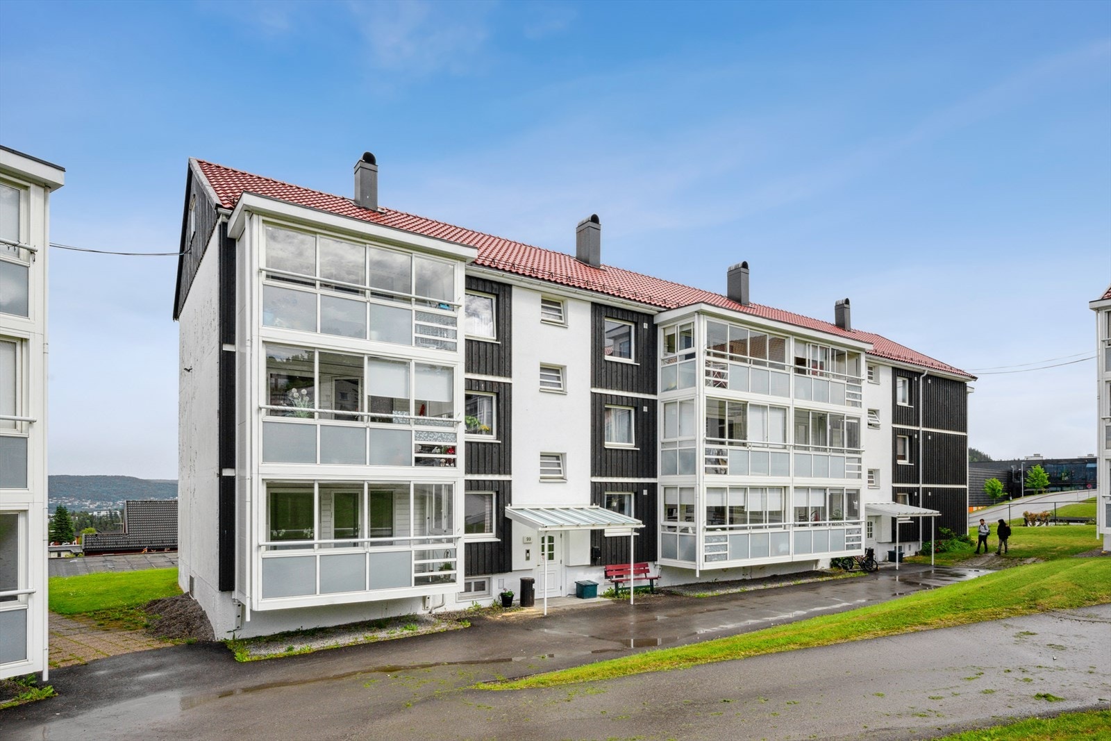 Boligen ligger i høy 1.etasje. Galleribilde