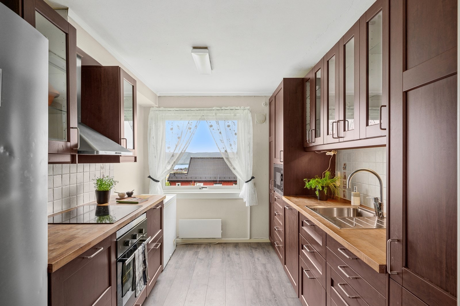 Kjøkken ligger separat fra stuen. Galleribilde