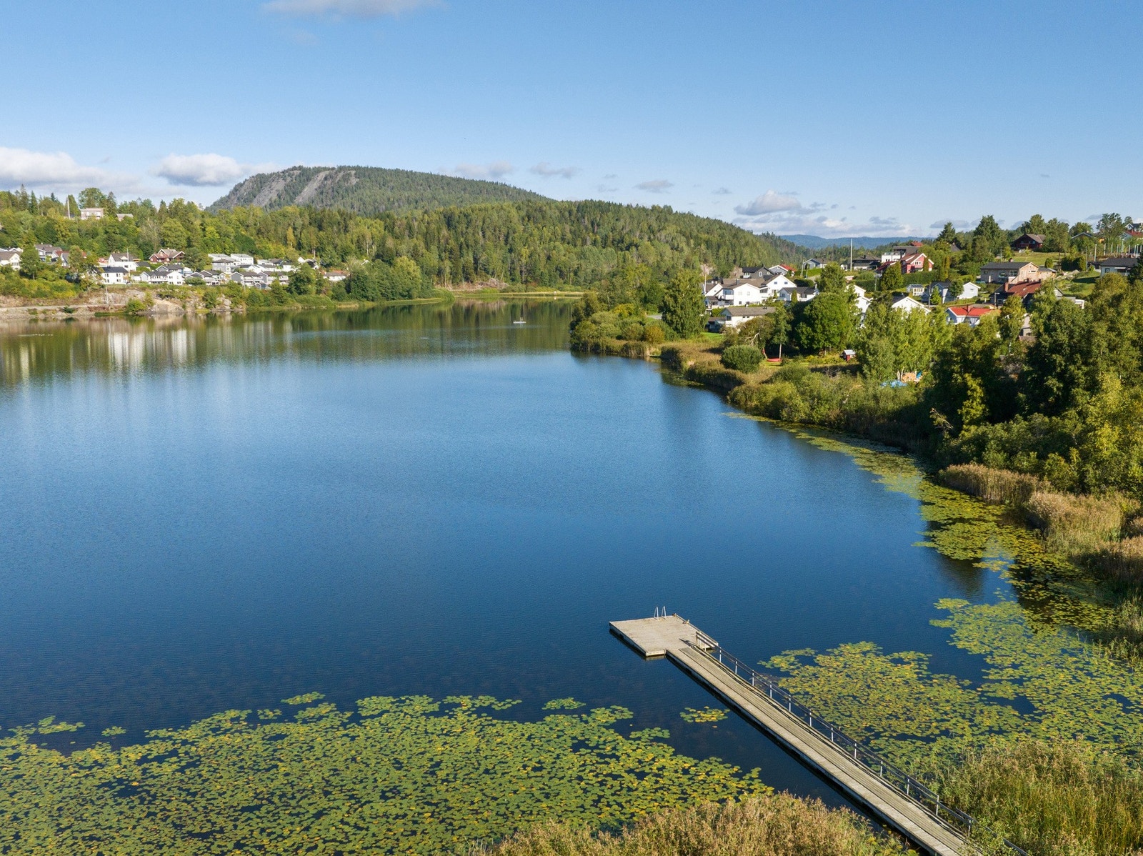 Sommerstid er Gjellumvannet et populært sted å bade. Galleribilde