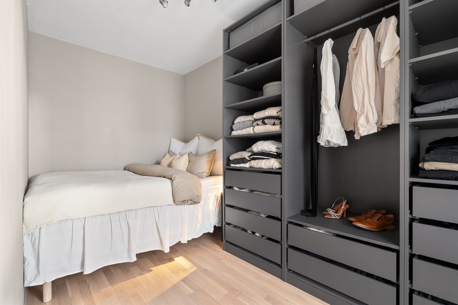 Soverom måler 8,8kvm. Galleribilde