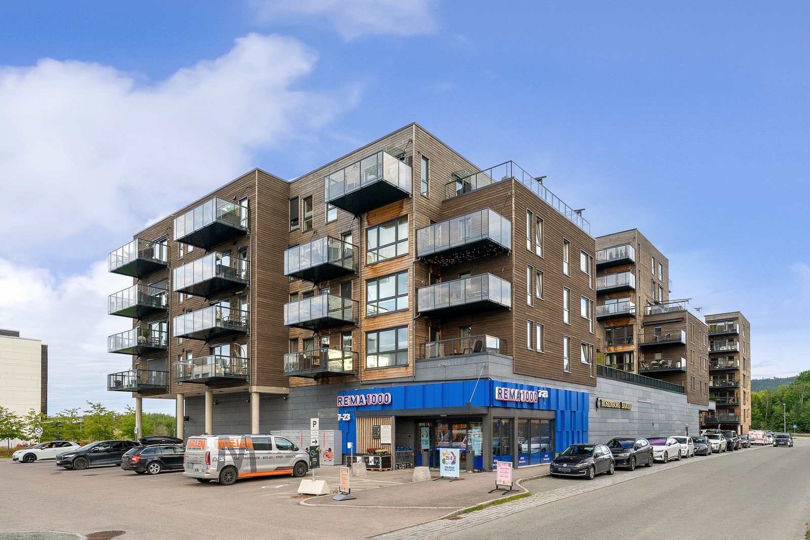 Boligblokken sto ferdig i 2020, og leiligheten ligger i byggets 2.etasje. Galleribilde