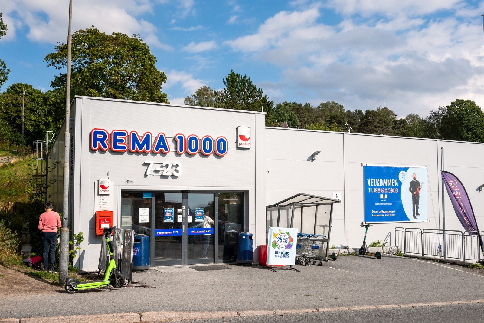 Et steinkast unna, finner du dagligvarebutikken. Galleribilde