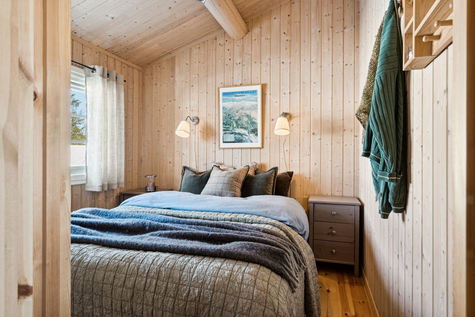 Hytta har tre gode soverom, med til sammen sju sengeplasser. Galleribilde