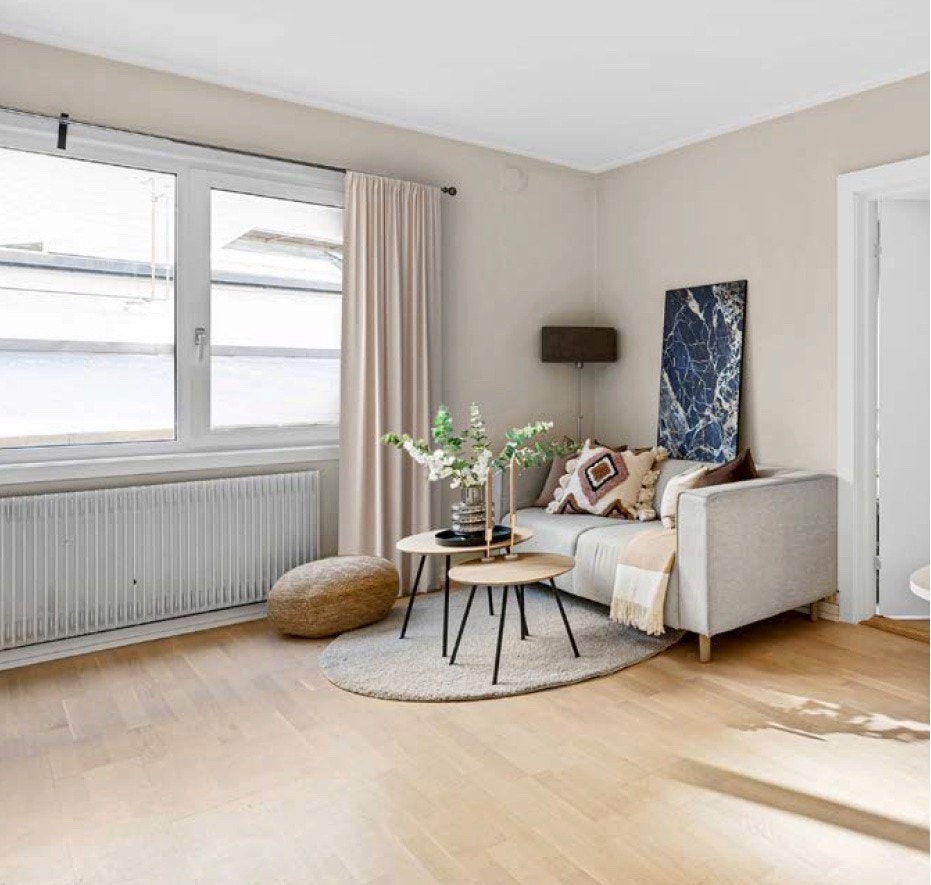 Stue med åpen kjøkkenløsning. Galleribilde