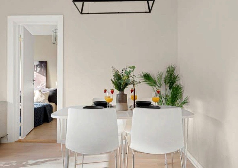 Spiseplass i stuen. Galleribilde