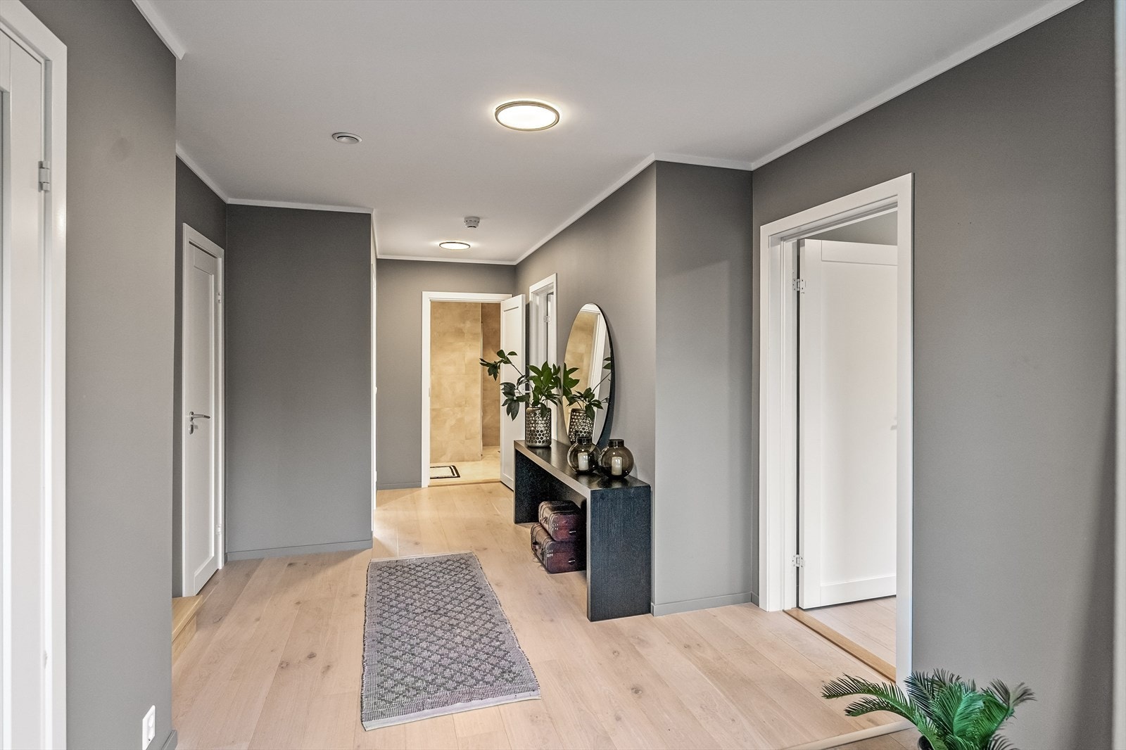 Med vannbåren varme i hele 1. etg. har boligen høy bokomfort. Galleribilde