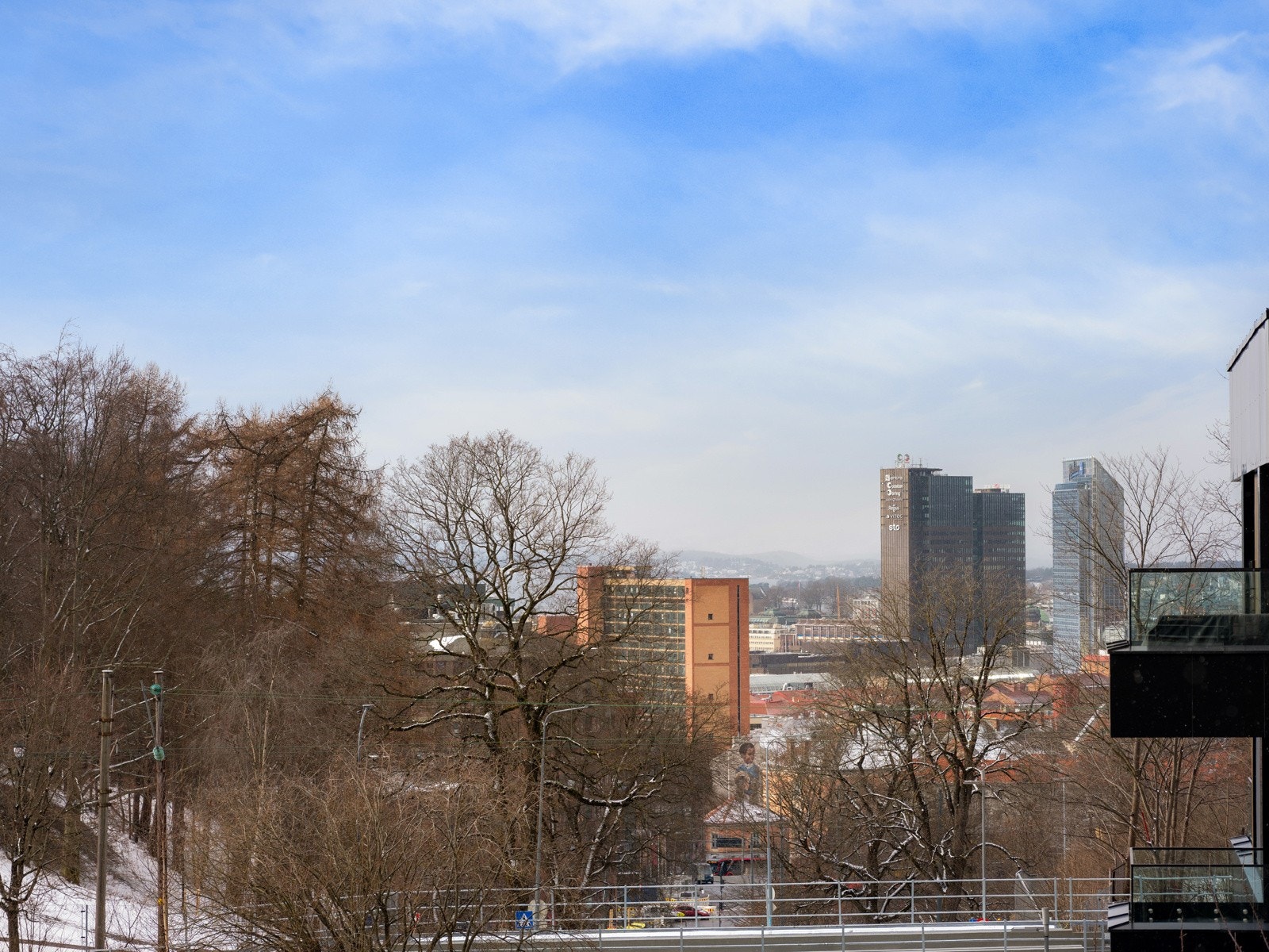 Fra balkongen er det hyggelig utsyn i retning Tøyen og sentrum. Galleribilde