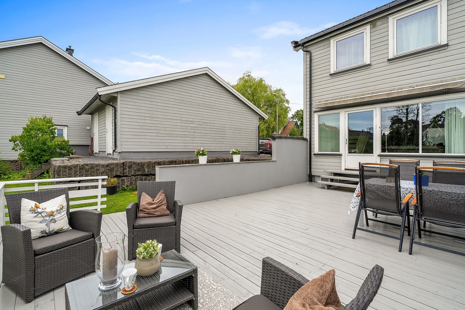 Romslig terrasse på ca. 40 kvm - Gode solforhold Galleribilde