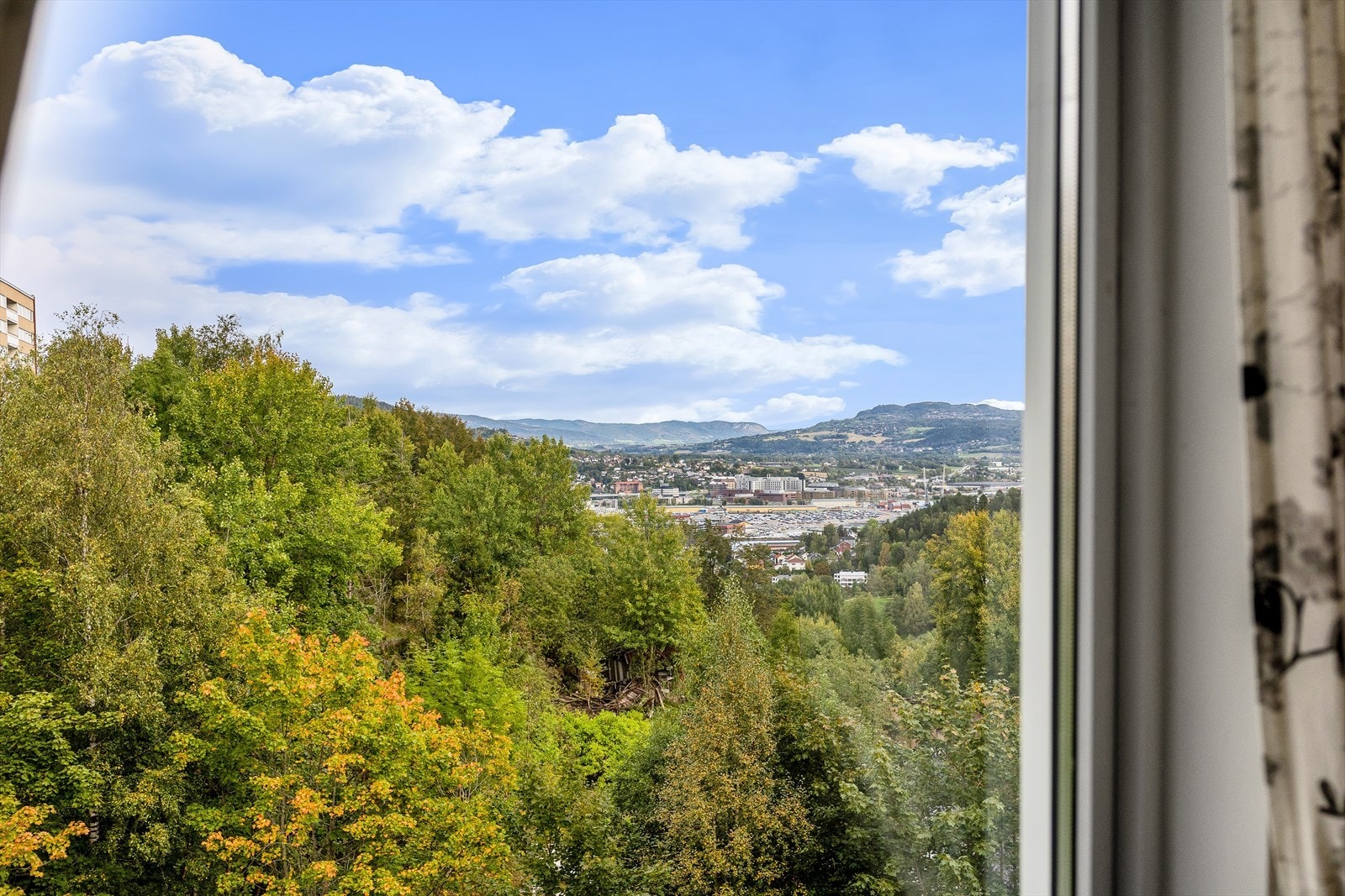 Legg merke til den flotte utsikten man kan våkne til! Galleribilde
