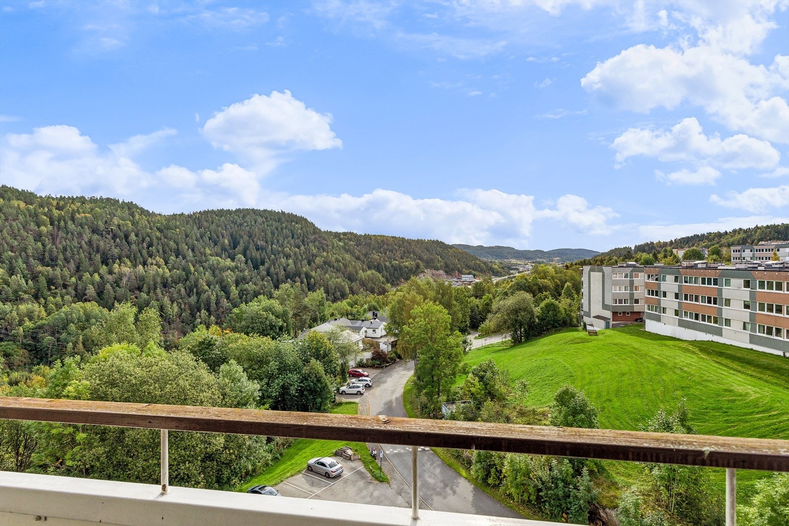 Leiligheten ligger høyt og fritt i byggets 7.etasje! Galleribilde