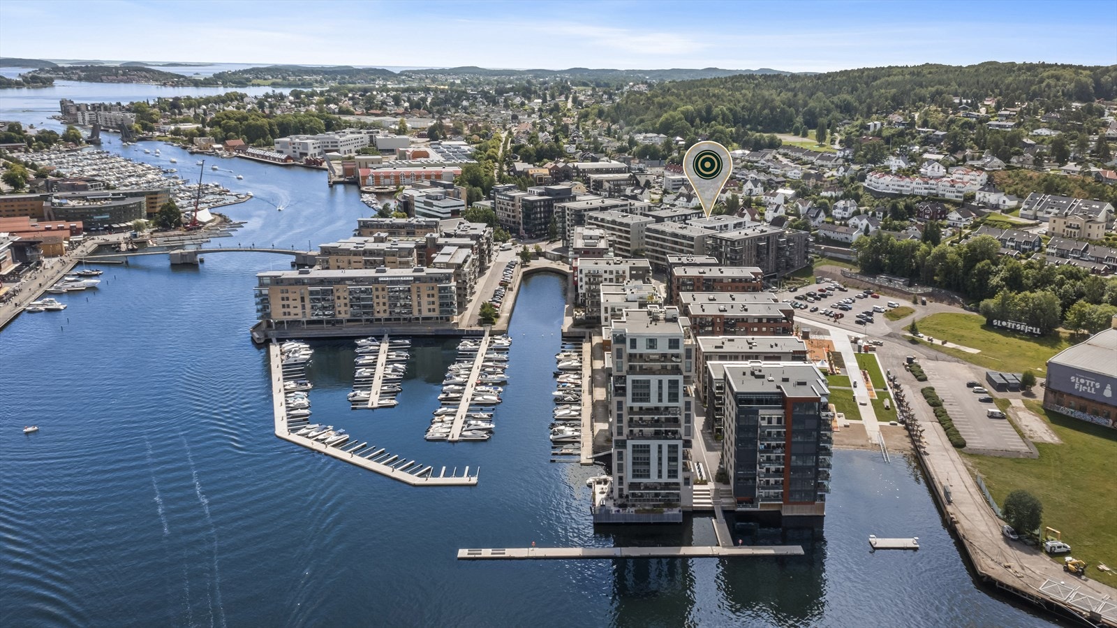 Beliggende i Tønsbergs nye, urbane bydel - med fjorden som nærmeste nabo og den populære bystranda kun et steinkast unna. Galleribilde