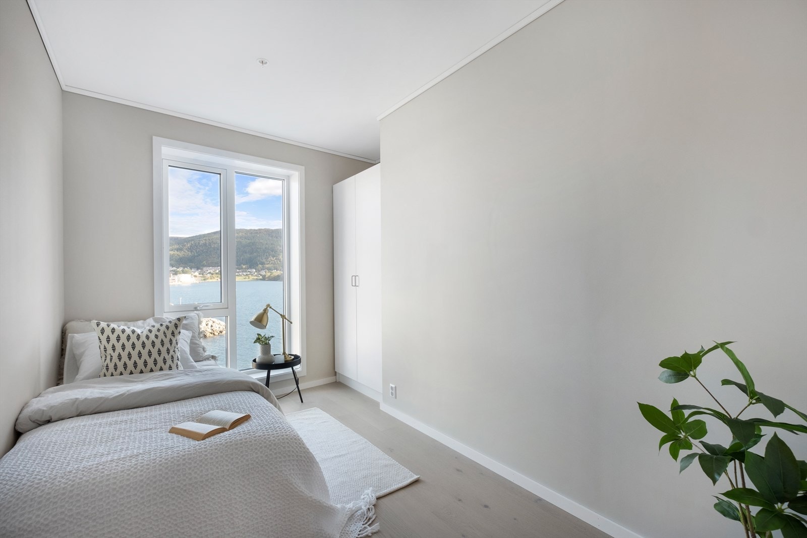 Soverom 2 med fin utsikt Galleribilde