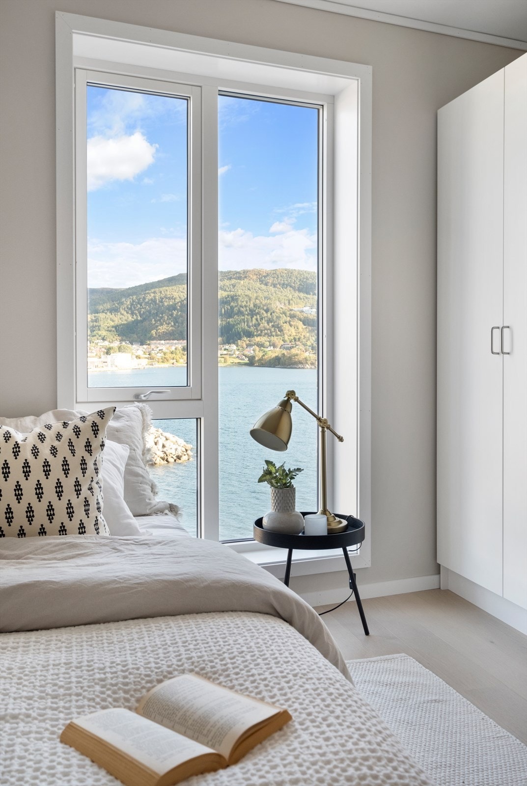 Soverom 2 med fin utsikt Galleribilde