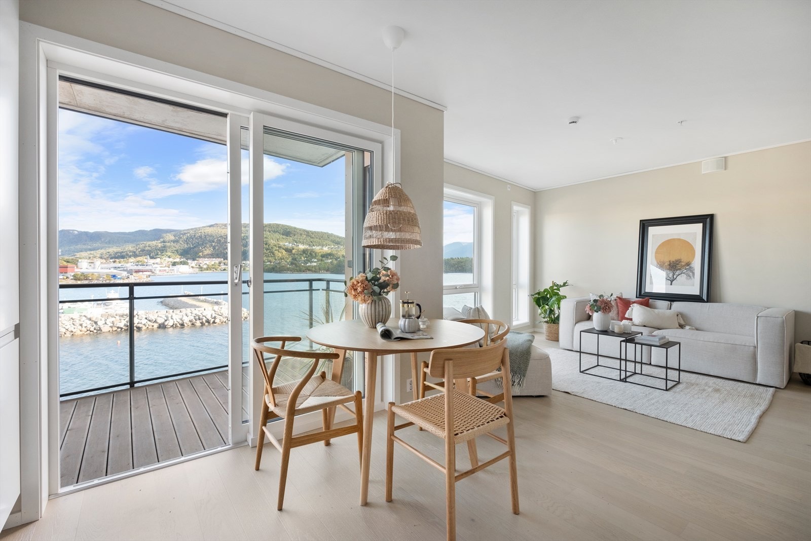 Borgundfjordvegen 72A presenteres av Terje Hoel, Eiendomsmegler MNEF. Foto: Ingvald Kaldhussæter Galleribilde