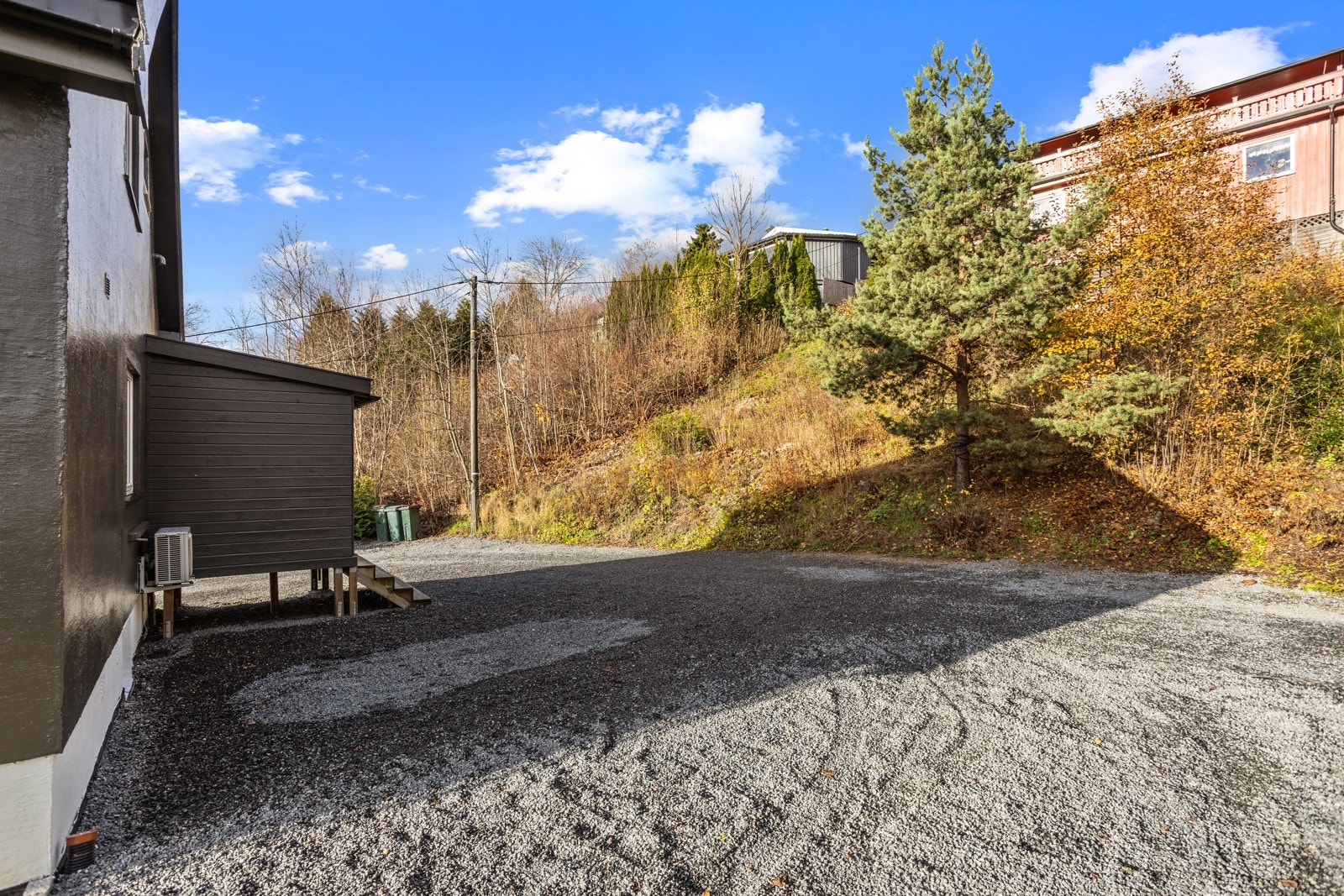 Godt med parkeringsplass. Galleribilde