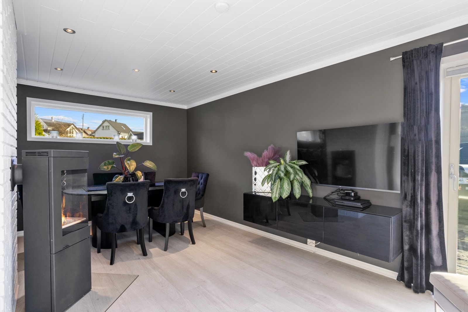 Plass til stor tv-skjerm om ønskelig. Galleribilde