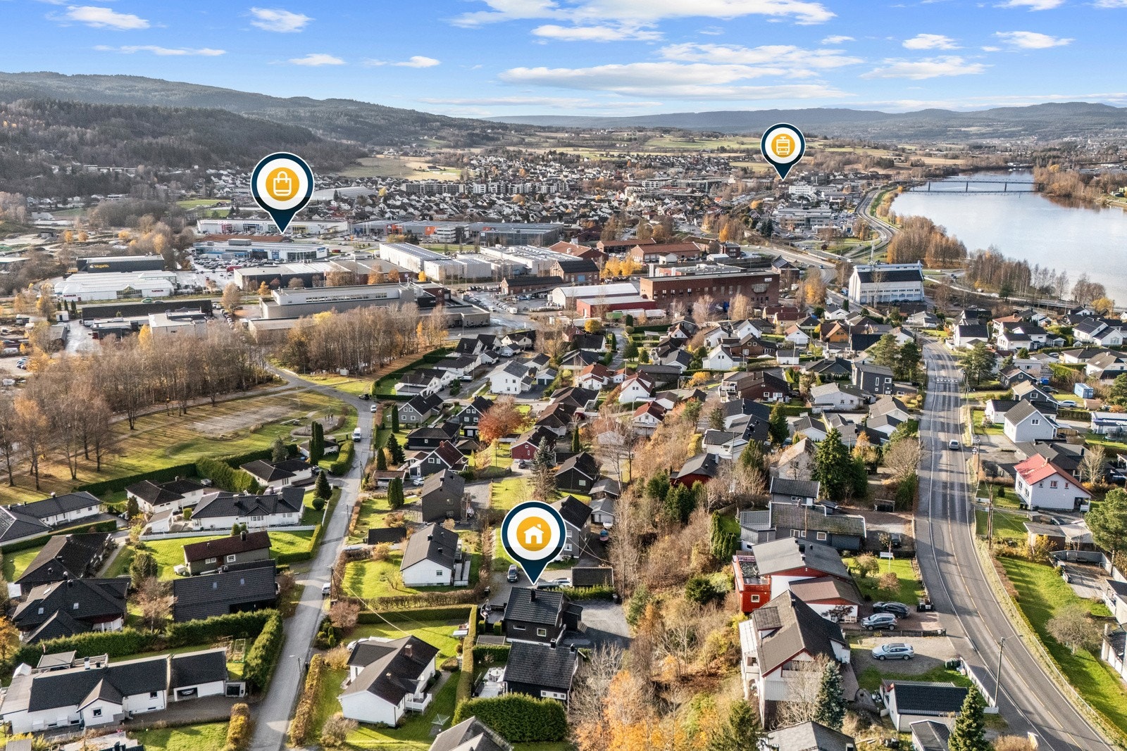 Boligen ligger sentralt til med kort gangavstand til forretninger og busstopp. Galleribilde