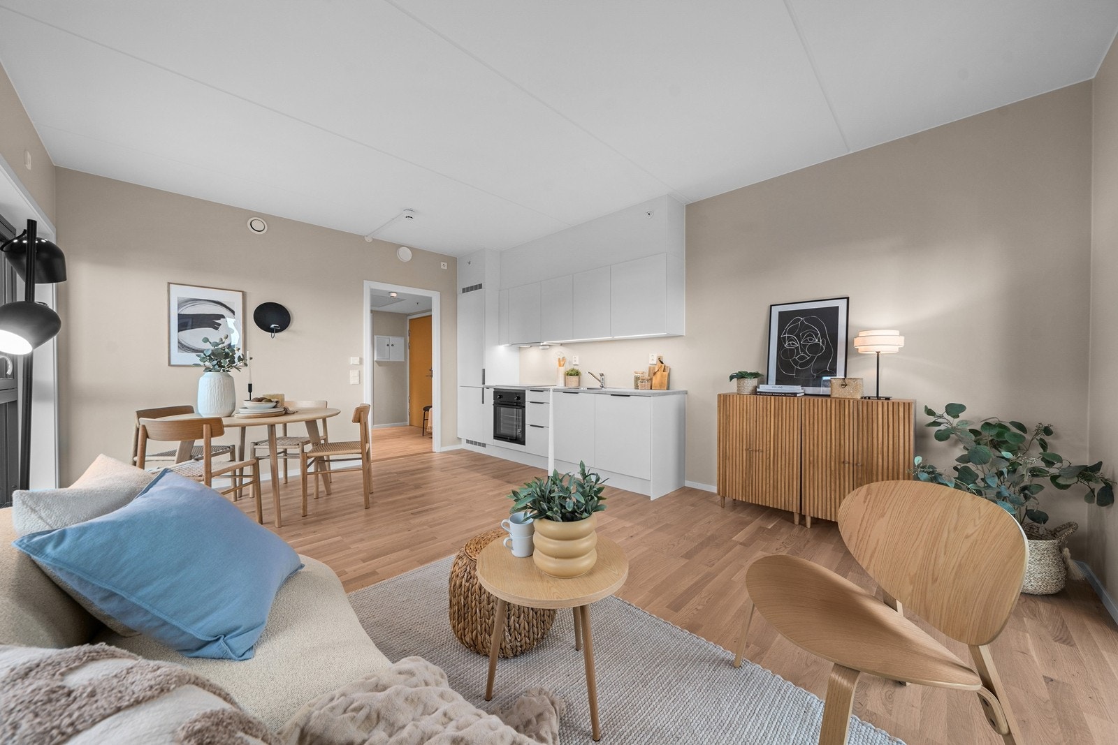 Leiligheten varmes opp med vannbåren oppvarming i gulv. Galleribilde