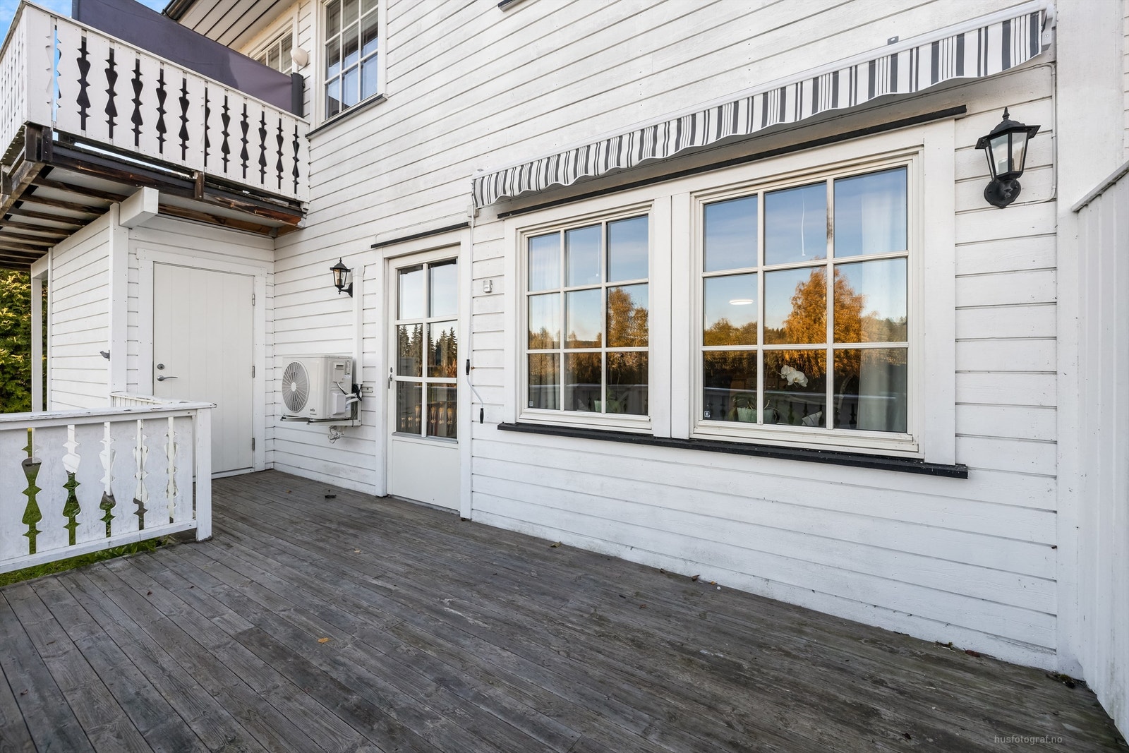 Terrasse med adkomst fra stuen Galleribilde