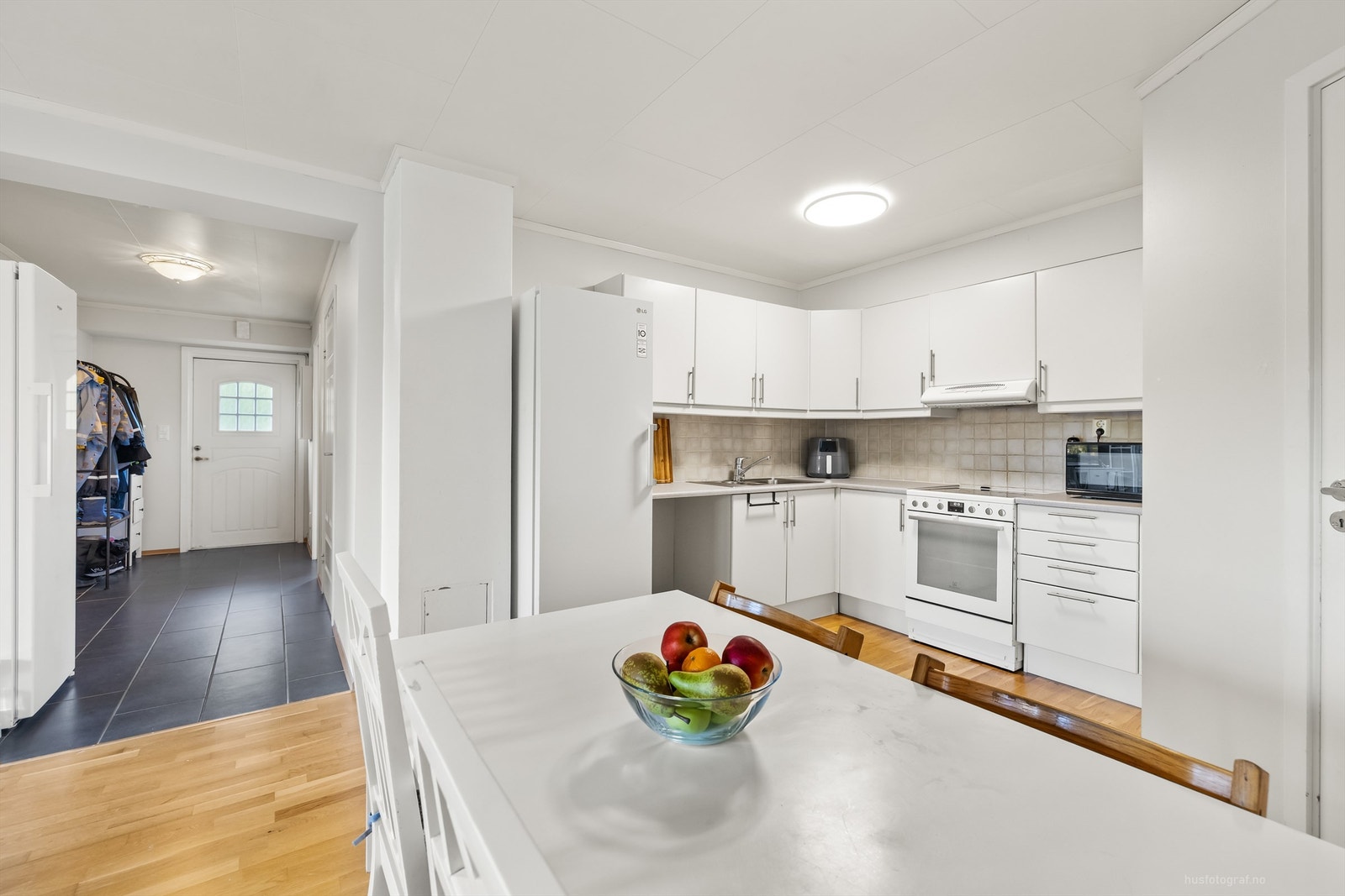 Åpen løsning mellom kjøkken og stue Galleribilde