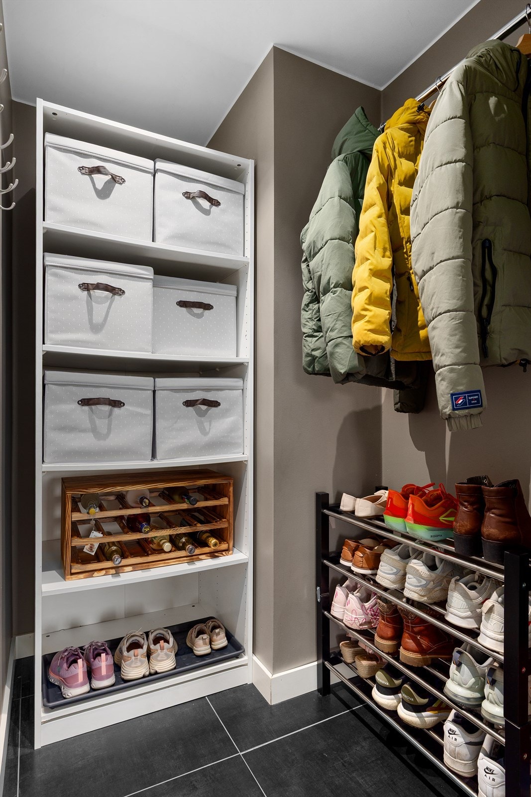 Garderobe/bod Galleribilde