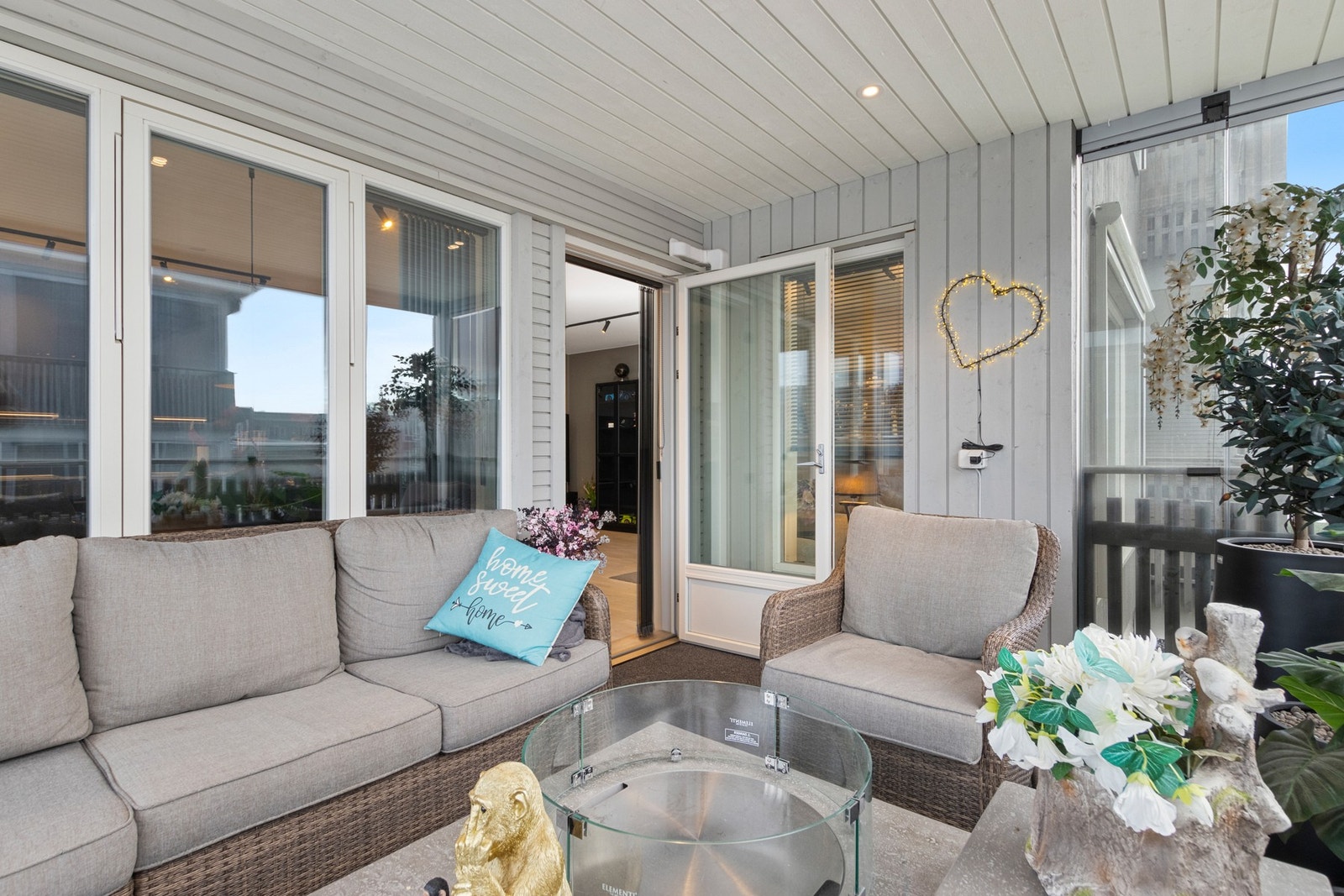 Innglasset veranda. Galleribilde