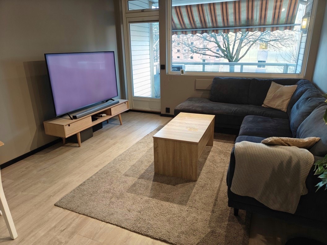 Boligen leies ut umøblert og har oppvarming, varmtvann, kabel-TV og nett inkl. i husleie. Galleribilde