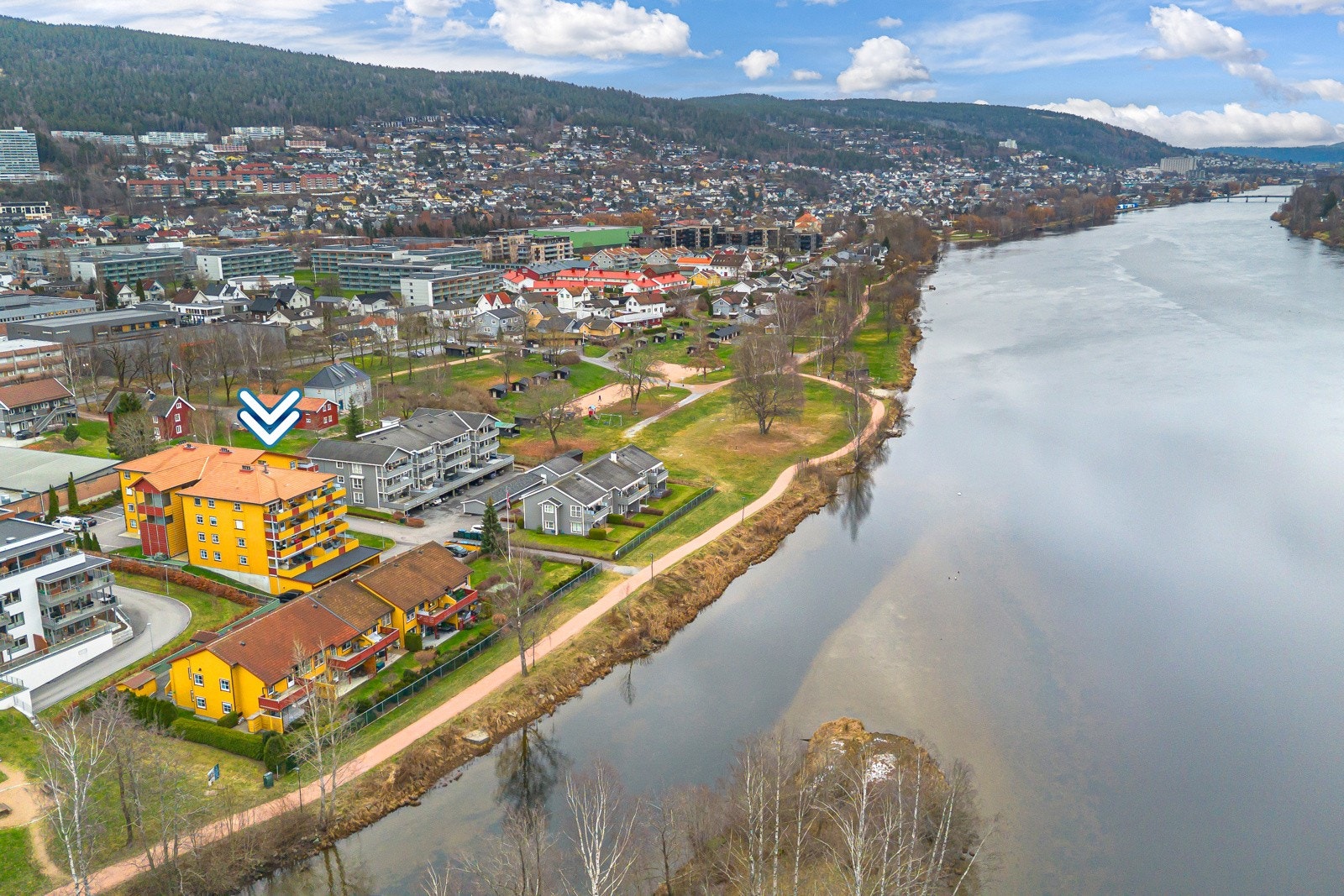 Velkommen til Buskerudveien 115. Presentert av Eiendomsmegler MNEF Jørgen Berg. Galleribilde