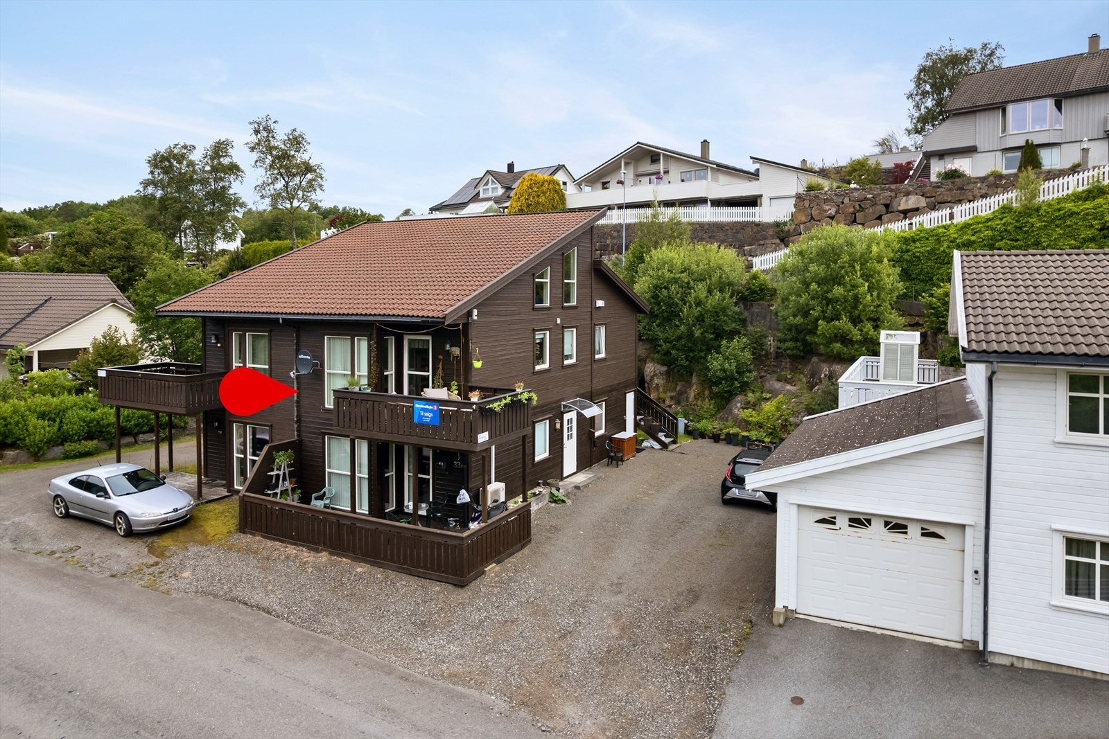 Parkering i felles gårdsrom. Galleribilde