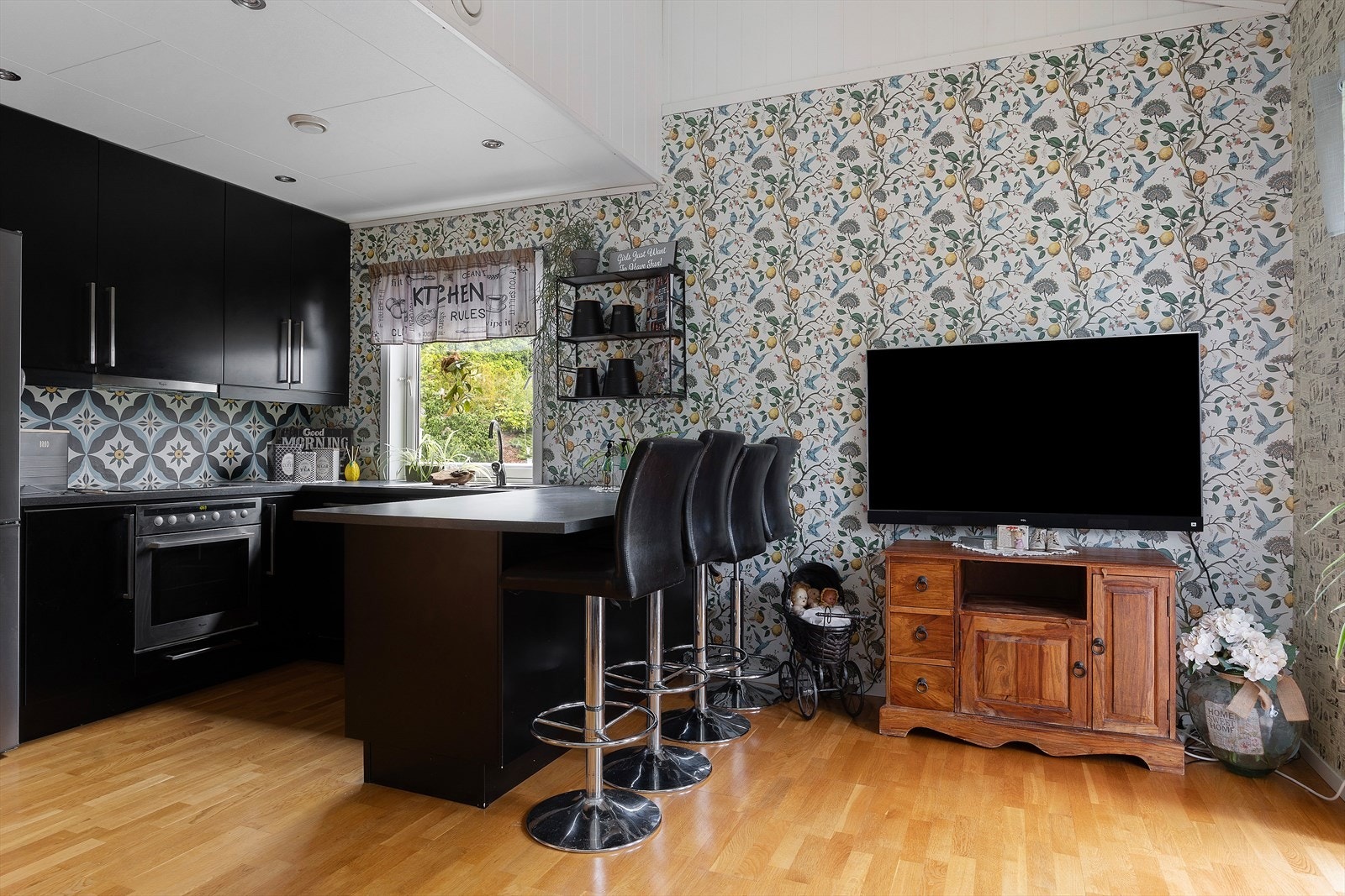 Kjekk kjøkkenøy. Galleribilde