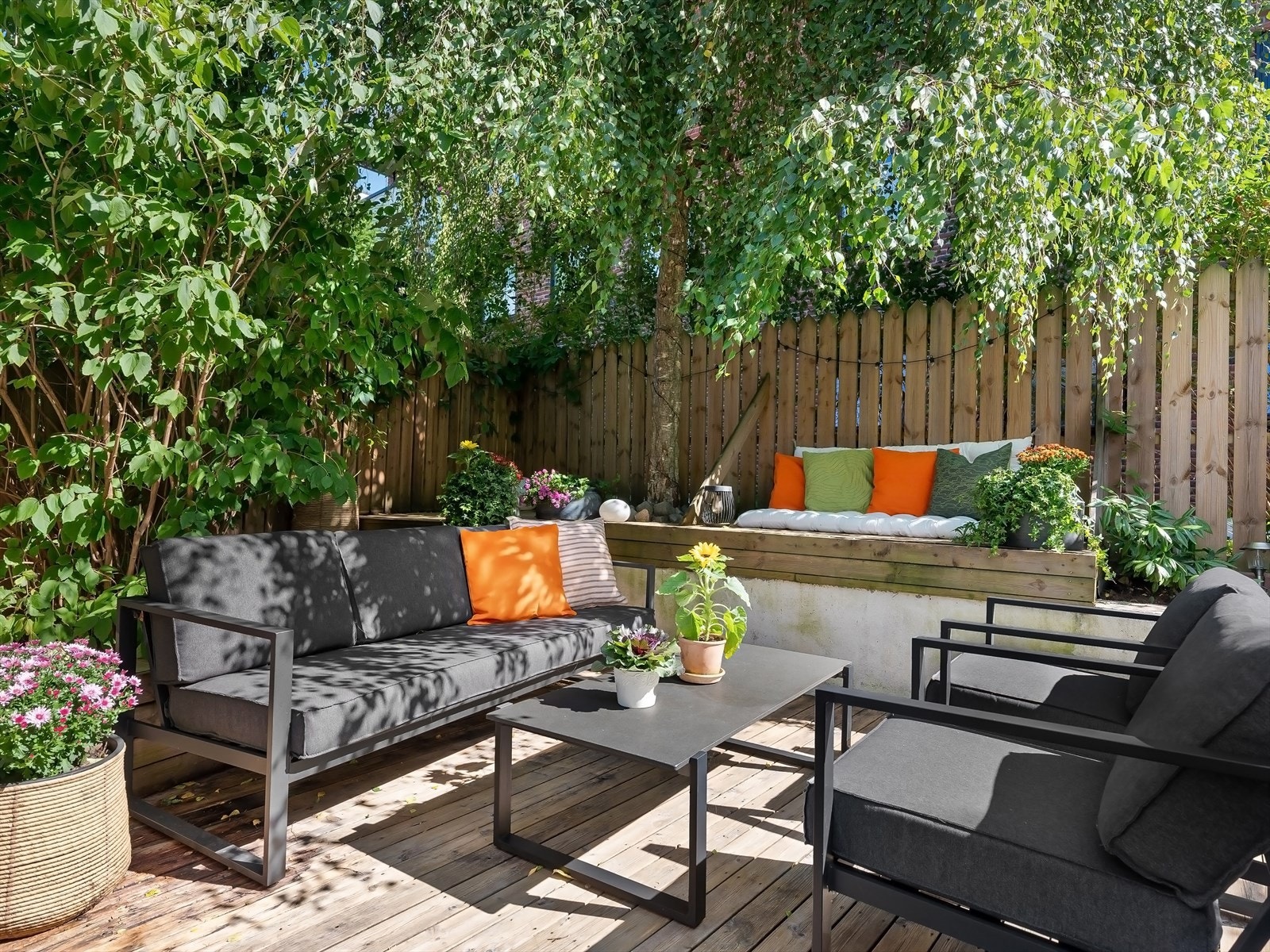 Solen kan nytes både på bakkeplan eller på takterrassen Galleribilde