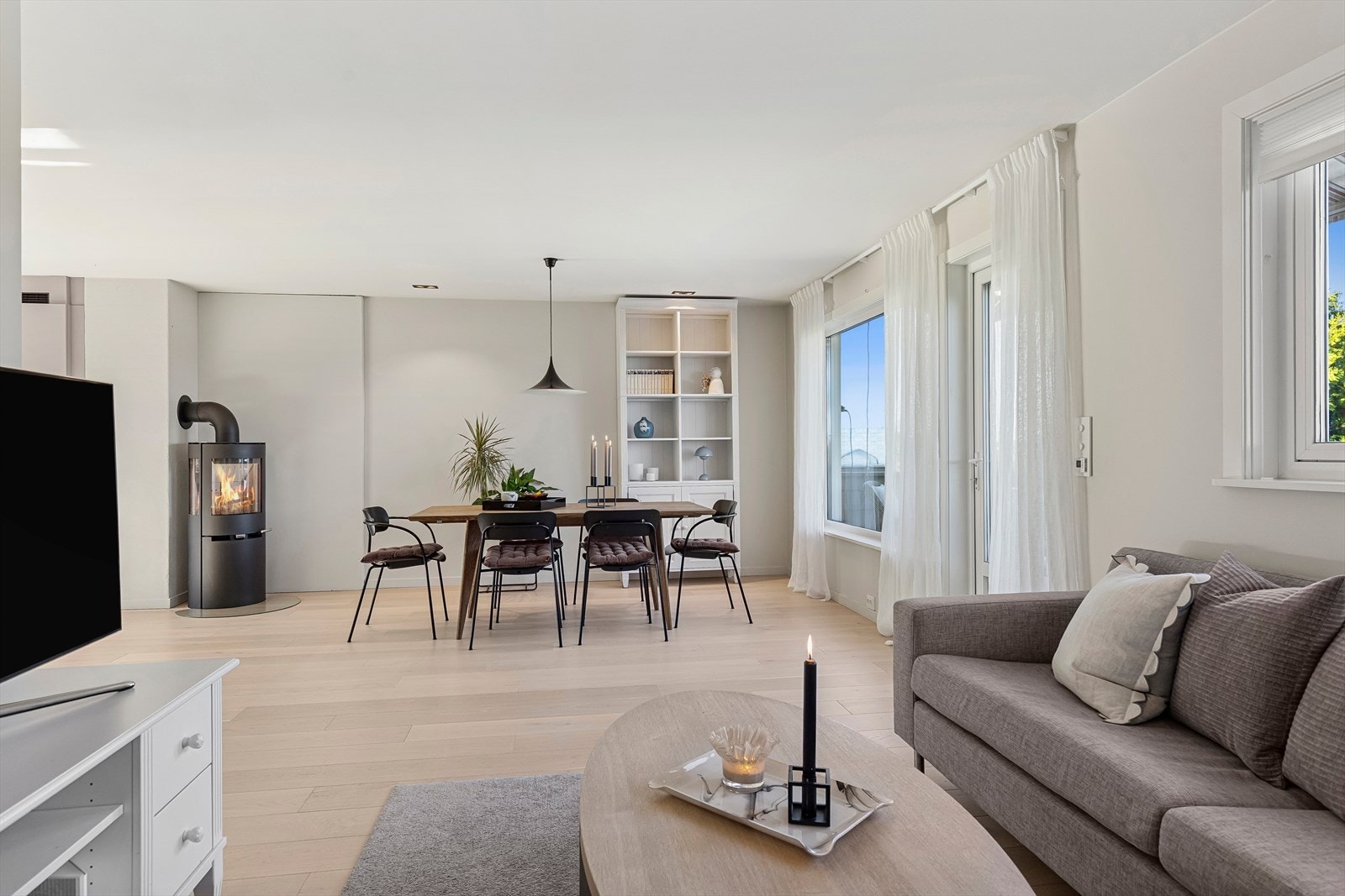 Alt innvendig fremstår nytt, og alt utvendig er i stor grad oppdatert i regi av borettslaget. Galleribilde