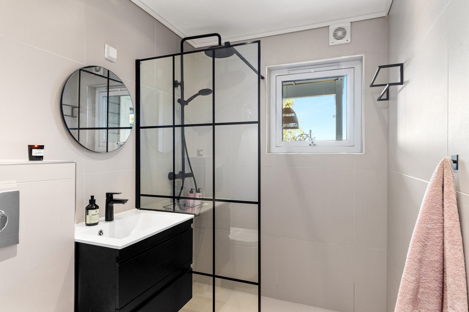 Bad i underetasjen. Galleribilde