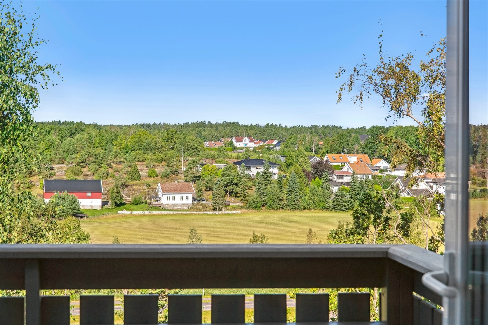 Utgang til altan fra stuen. Galleribilde