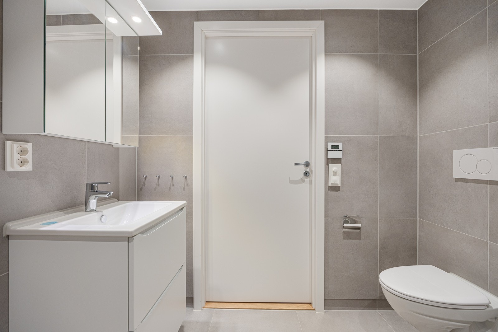 Det er behagelig gulvvarme og balansert ventilasjon. Galleribilde