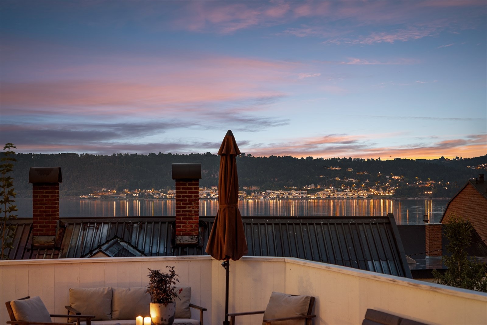 35balkong_kveld.jpg Galleribilde