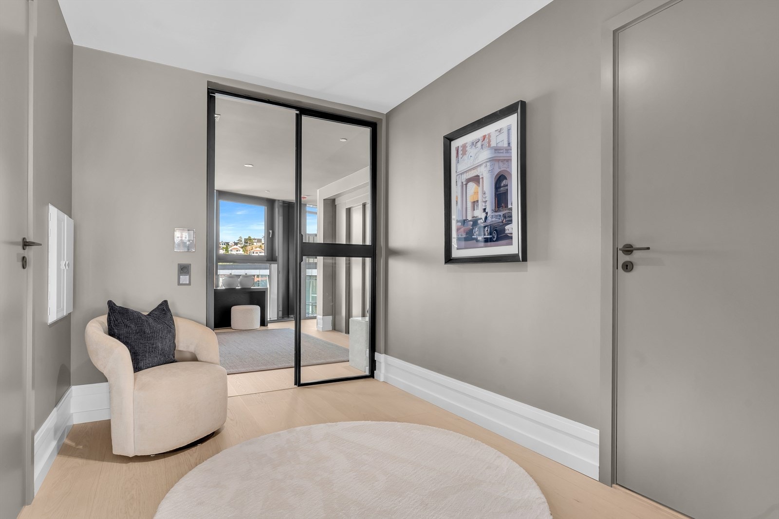 Flere plasser som kan innredes med små sittegrupper. Galleribilde