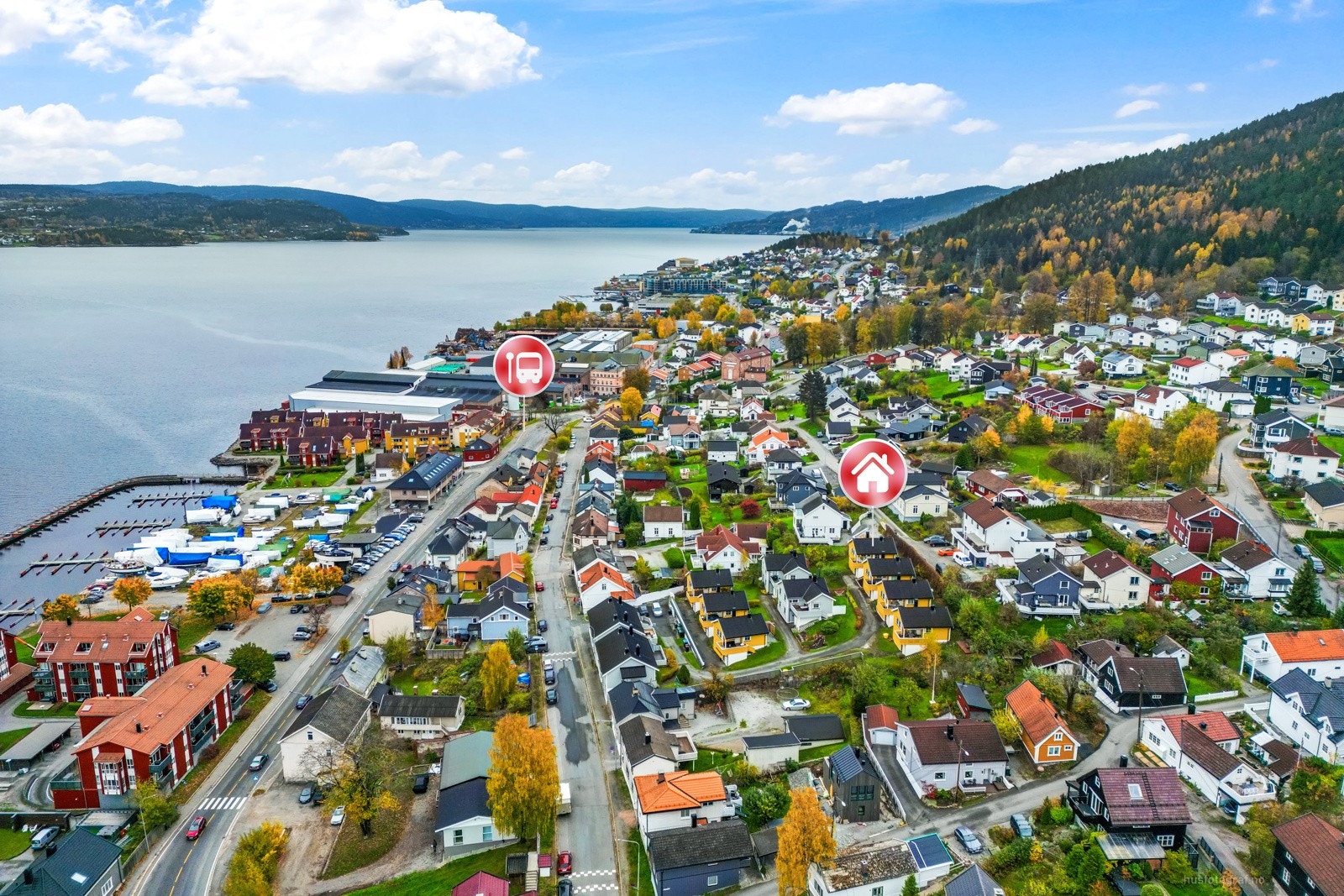 Området byr på et maritimt miljø med nærhet til småbåthavn og badeplass. I tillegg er det kort vei til buss, butikker, skole og barnehage. Galleribilde