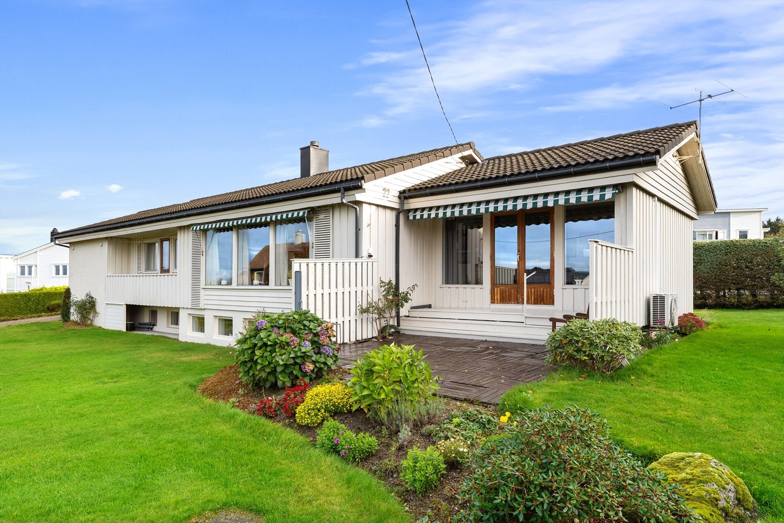 Skjermet fra innsyn og sol hele dagen. Galleribilde