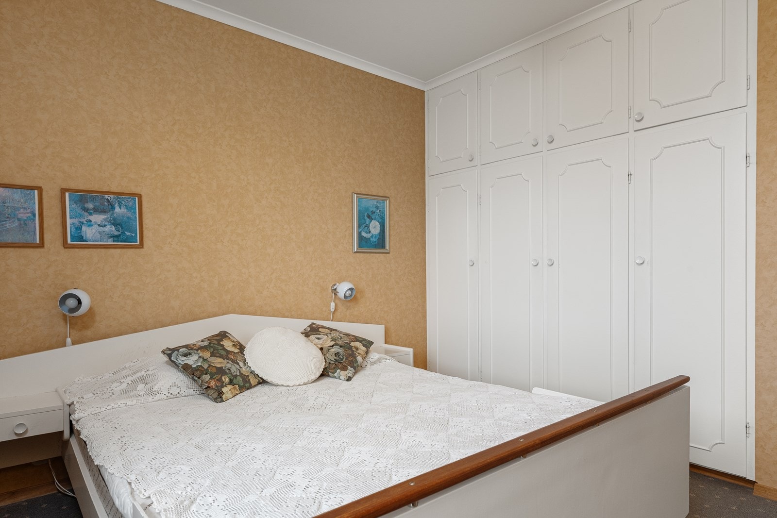 Praktisk innebygd garderobe. Galleribilde